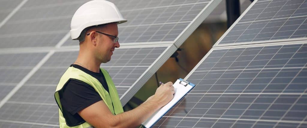 Guía completa sobre mantenimiento de instalaciones fotovoltaicas